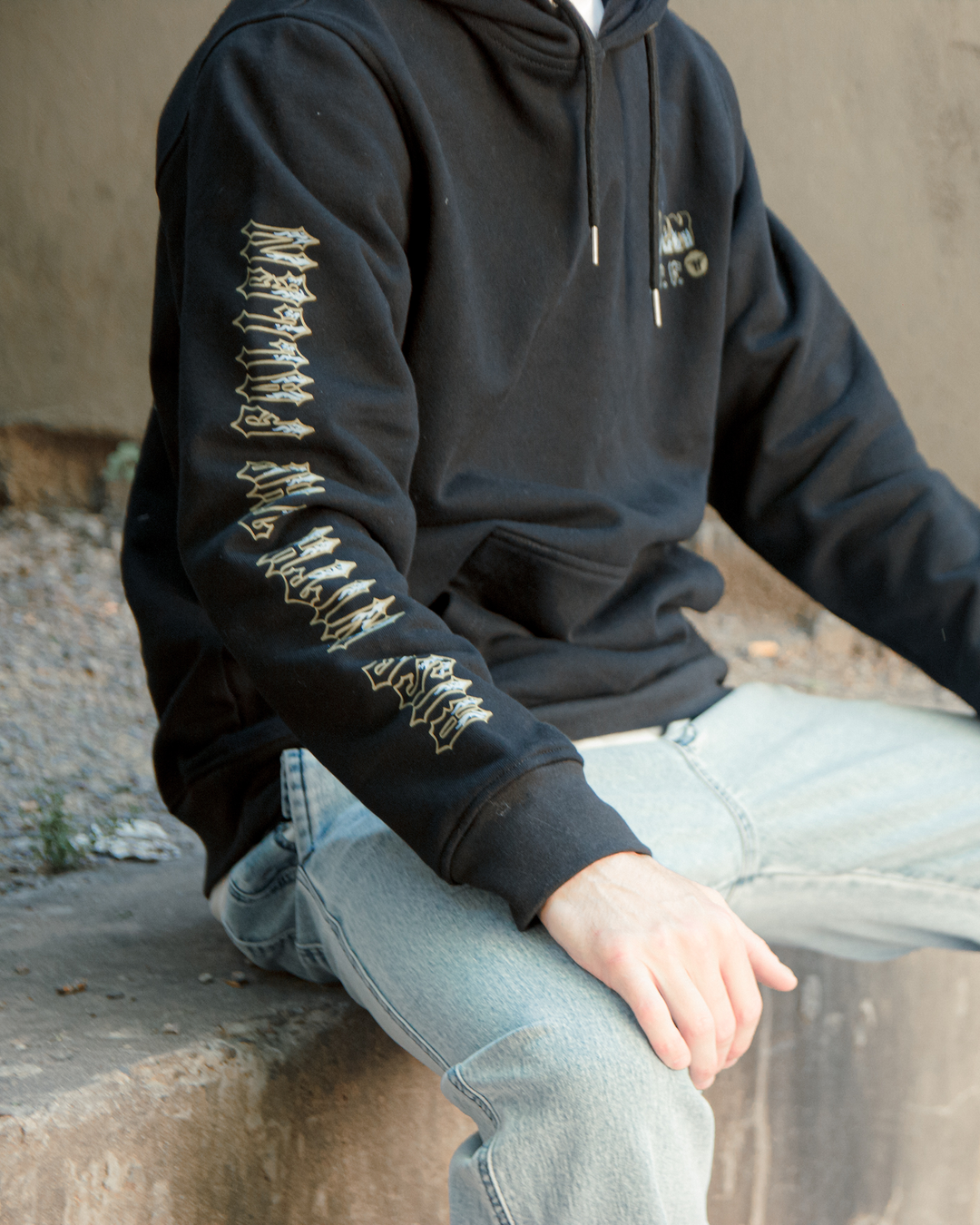 GARGOYLE HOODIE - BLACK / WHITE