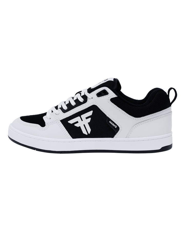 REVOLVER - WHITE / BLACK - Billy Marks