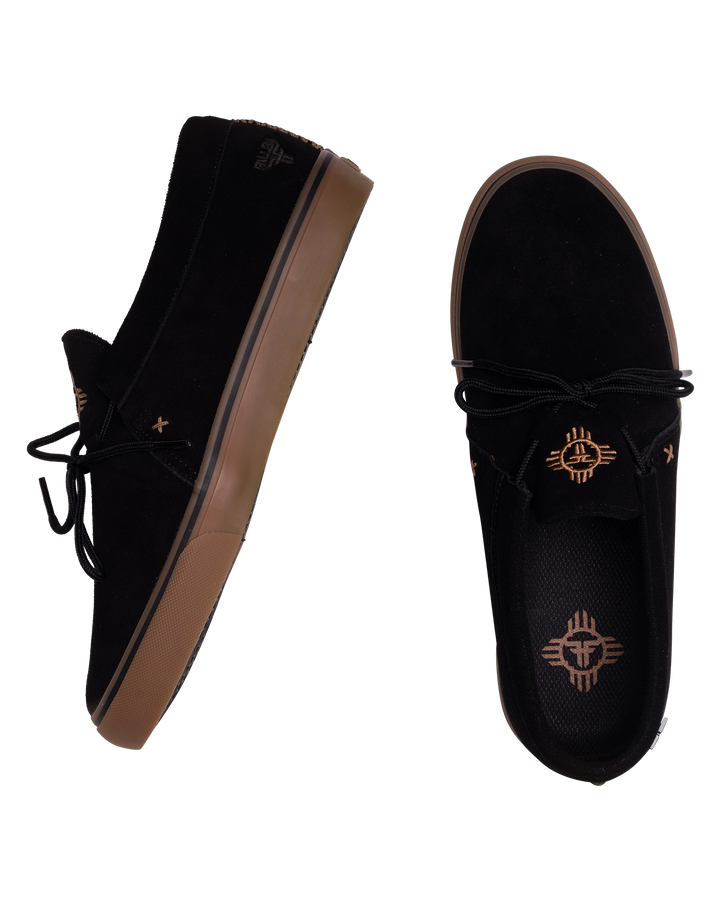 APACHE - BLACK / GUM - Tommy Sandoval
